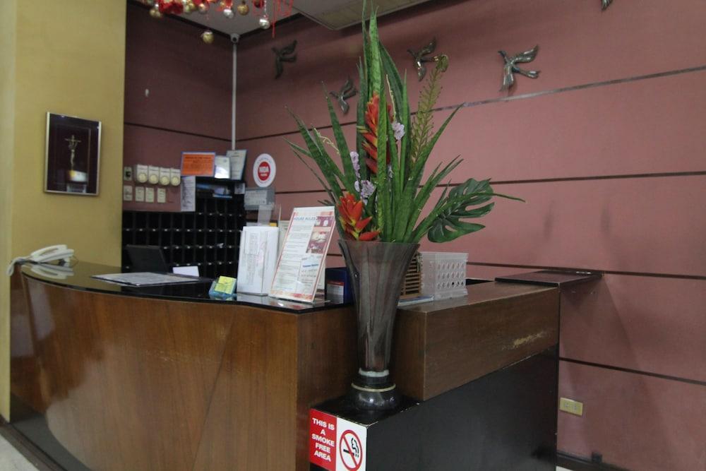 卡萨罗萨里奥酒店 宿务 外观 照片